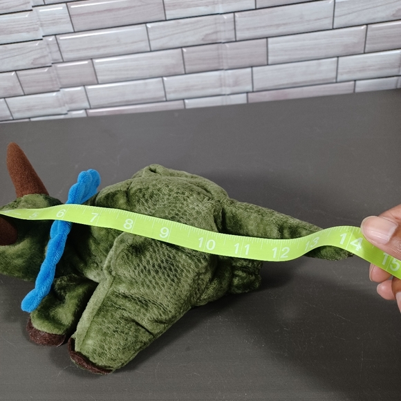 •Caltoy Triceratops Dinosaur Hand Puppet - Picture 12 of 12